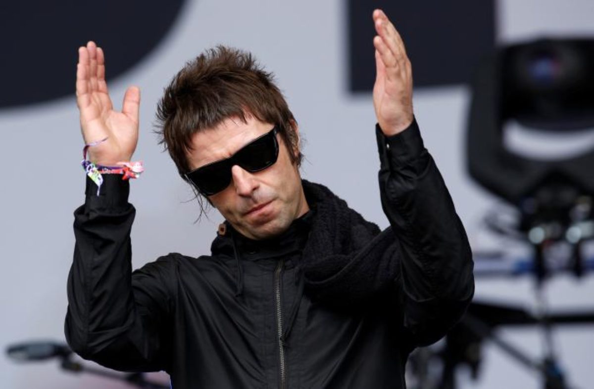 Il video di Liam Gallagher che dedica Don't look back in anger alle vittime del terrorismo