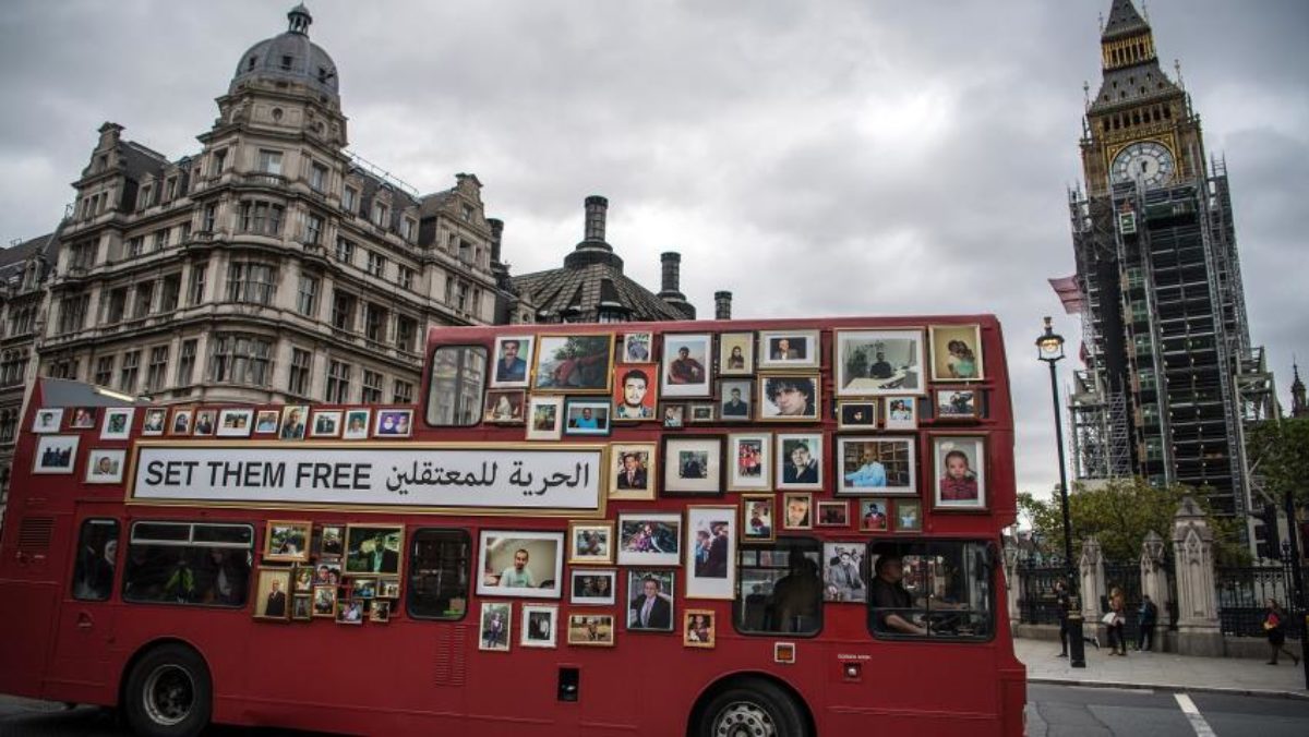 Londra bus foto Siria Assad
