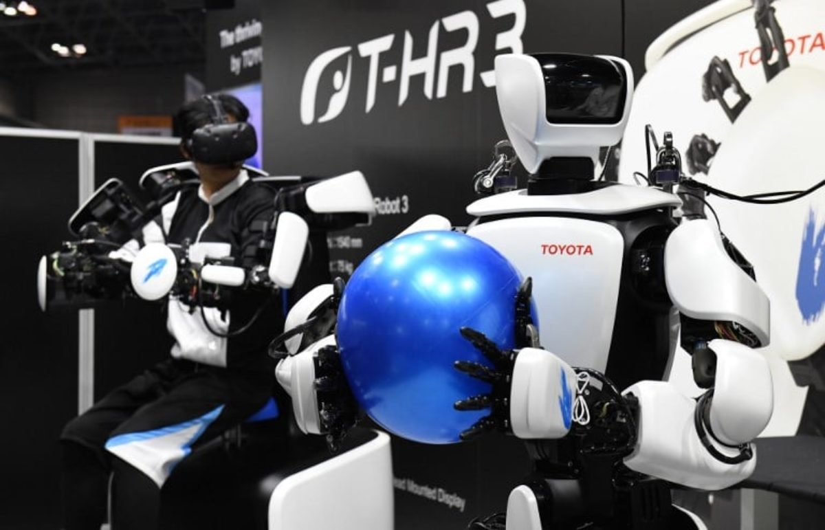 robot Toyota