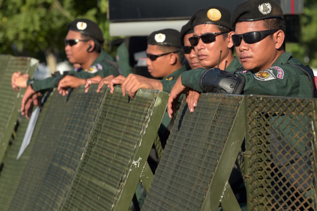 soldati cambogiani