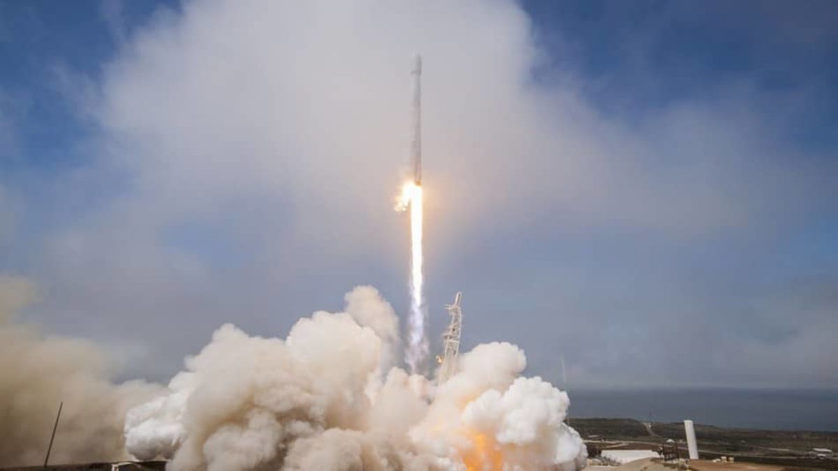 SpaceX falcon9 Elon Musk buco atmosfera