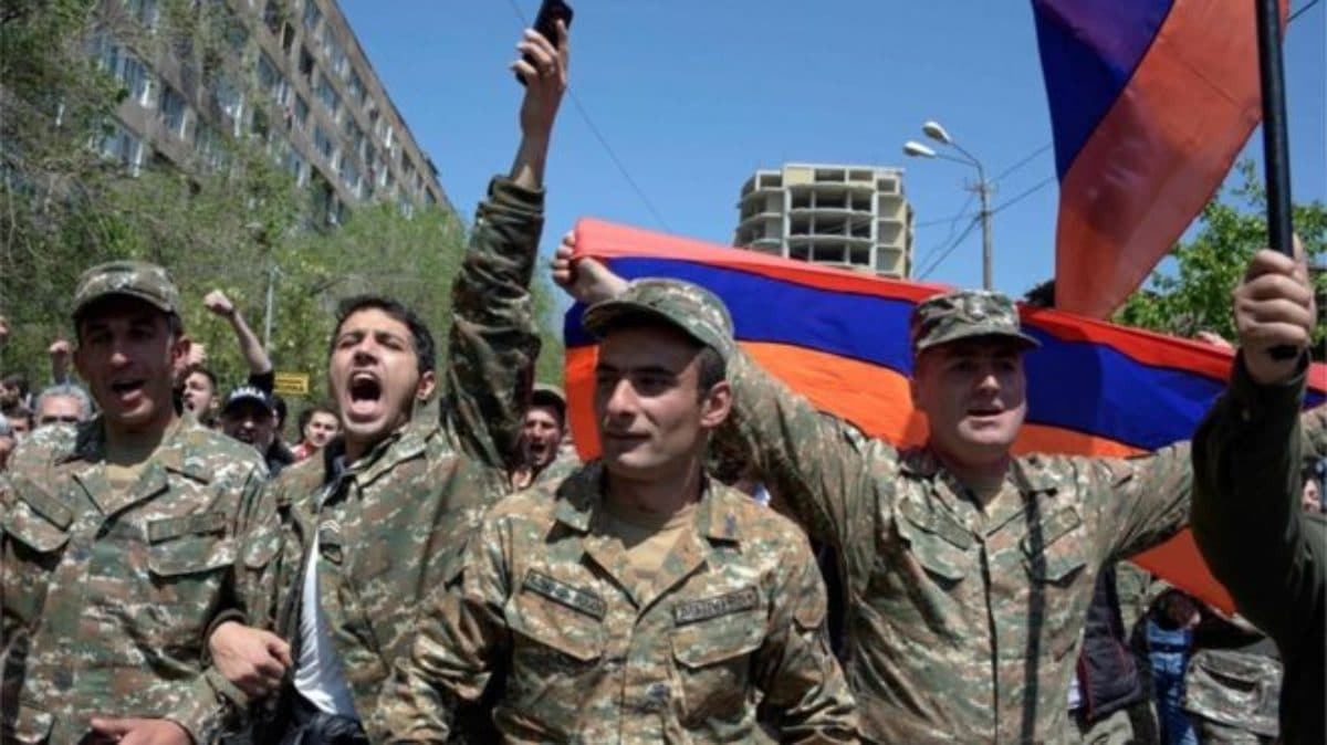 Armenia dimissioni premier