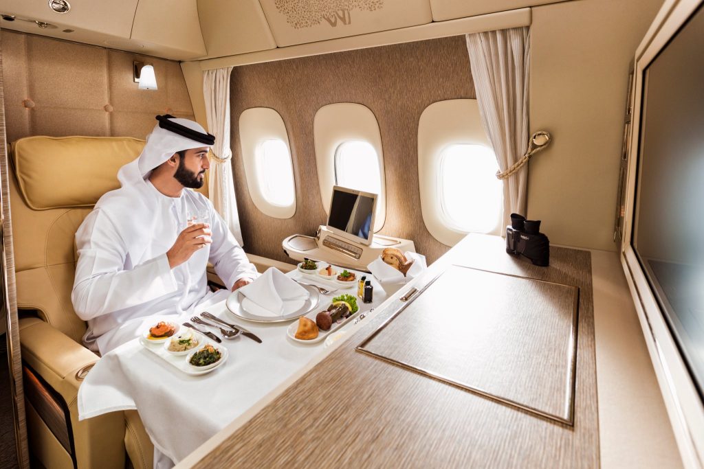 Emirates espone la sua nuova suite privata di prima classe