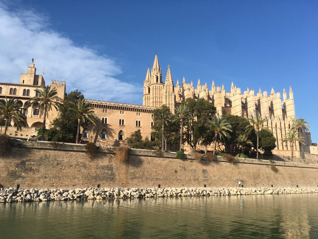 Palma di Maiorca la prima città spagnola a vietare l'affitto di case ai turisti Palma di Maiorca la prima città spagnola a vietare l'affitto di case ai turisti