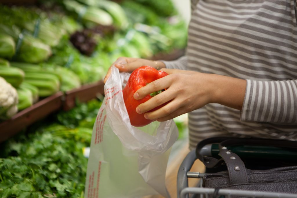 sacchetti biodegradabili supermercato