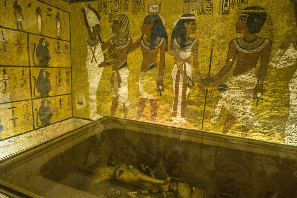 tomba tutankhamon nefertiti