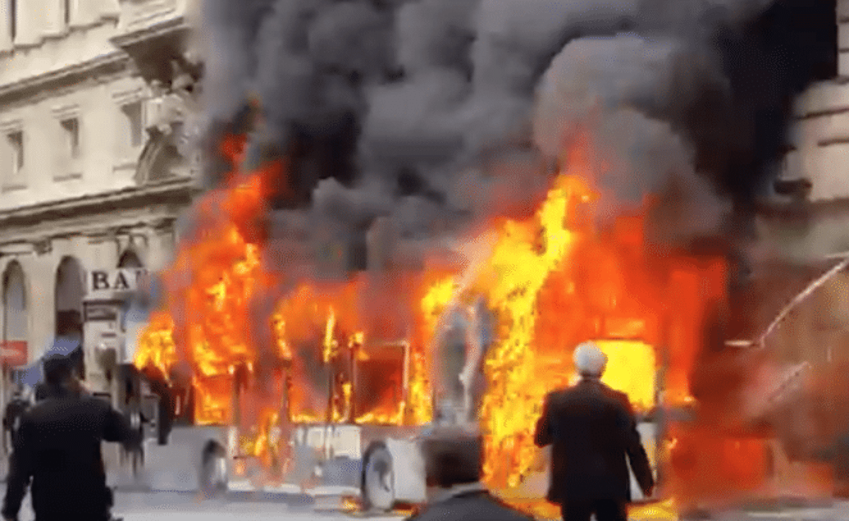 Roma autobus esploso