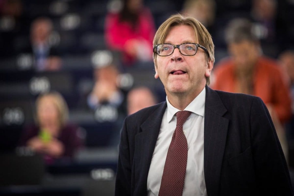 governo eurodeputato Guy Verhofstadt tweet italiano