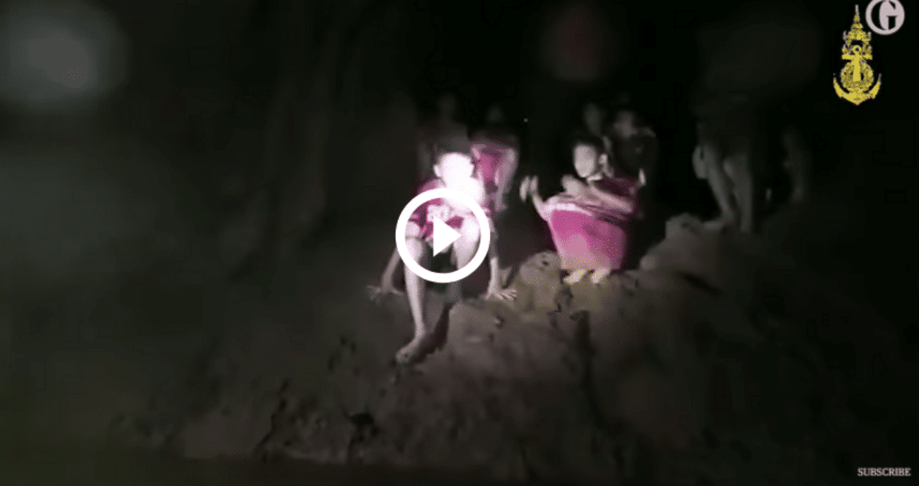 Thailandia bambini grotta