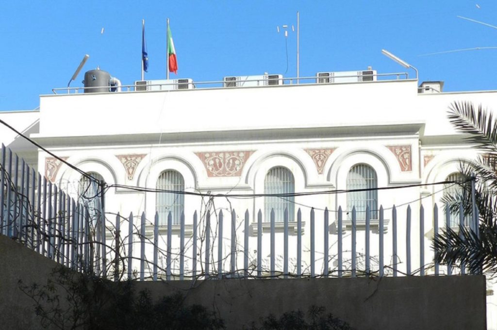 colpo mortaio ambasciata italiana tripoli