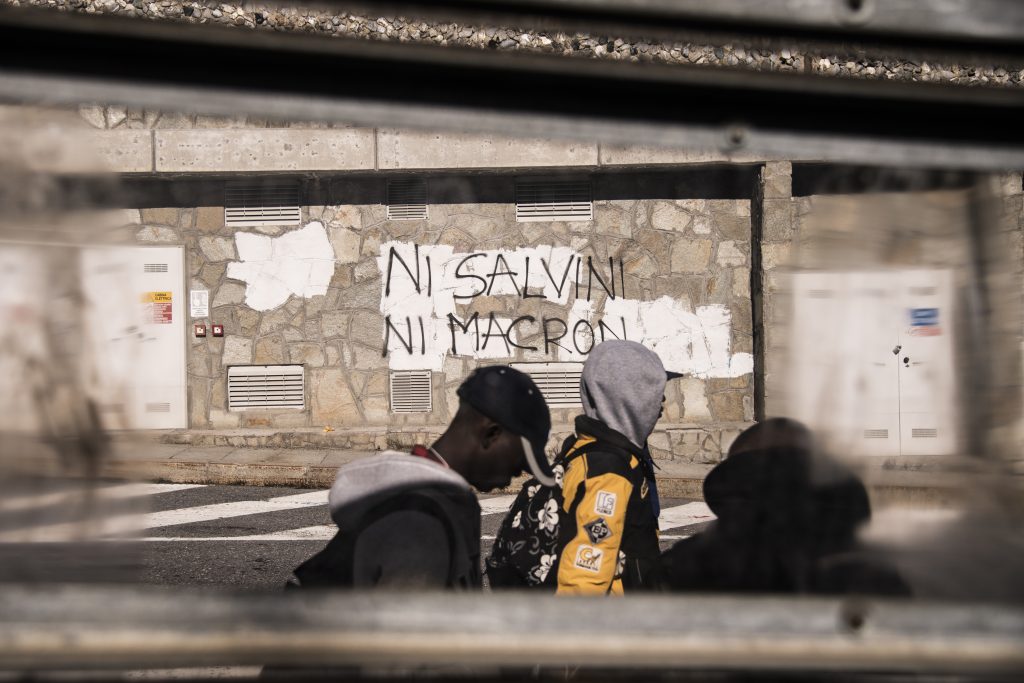 claviere respingimenti migranti minori