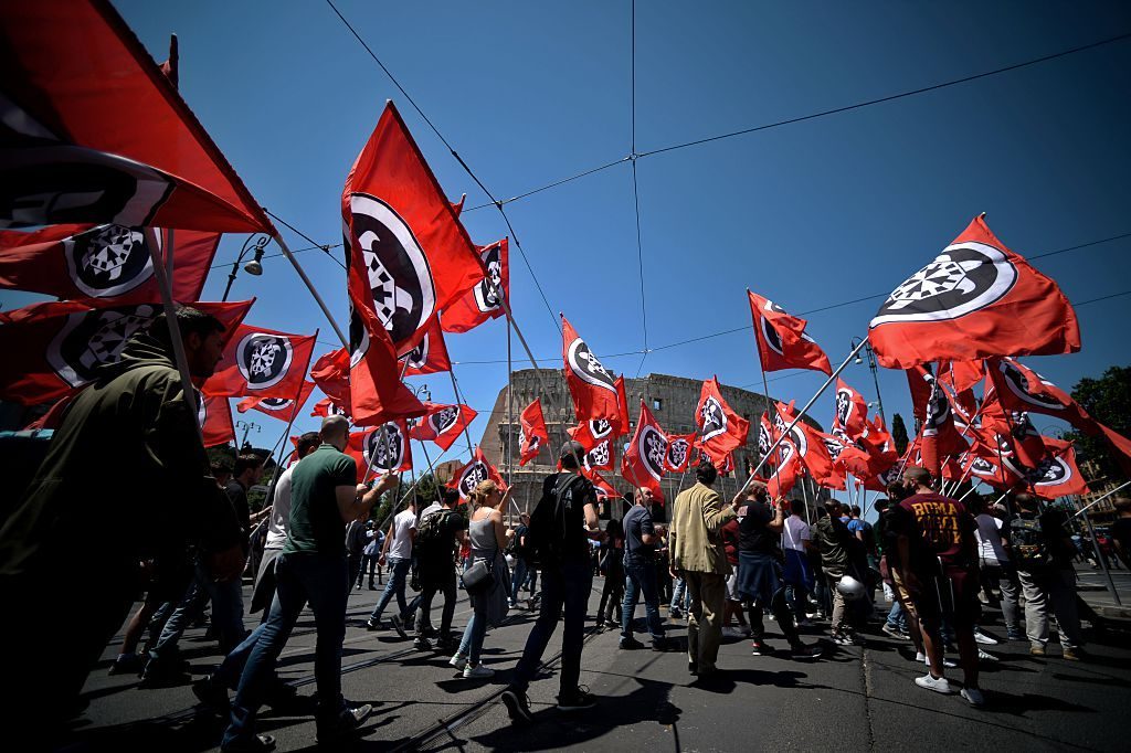 casapound bollette debiti