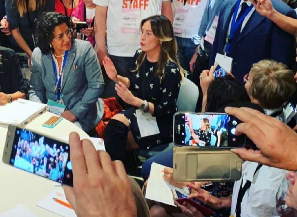 maria elena boschi stivali