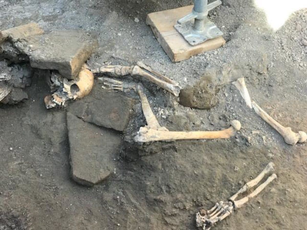 scheletro pompei scoperta