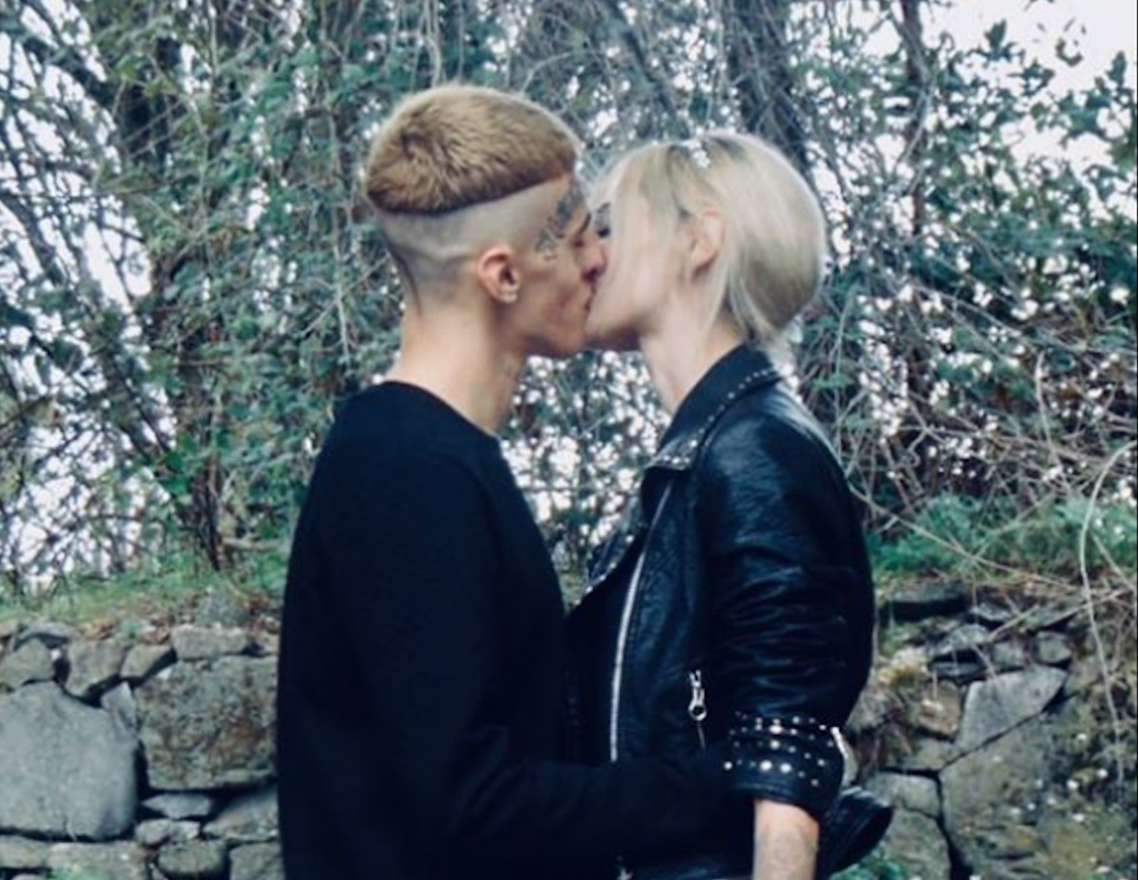 karkadan young signorino moglie