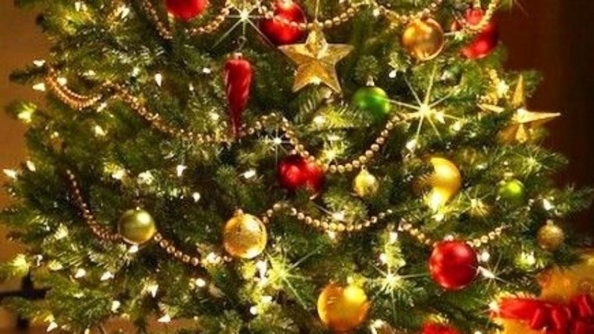 Albero Di Natale Rosa Cipria E Oro.Albero Di Natale 2018 Addobbi Come Addobbarlo Fai Da Te Colori Luci