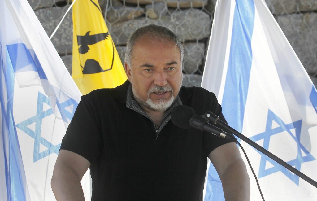 israele dimissioni avigdor lieberman