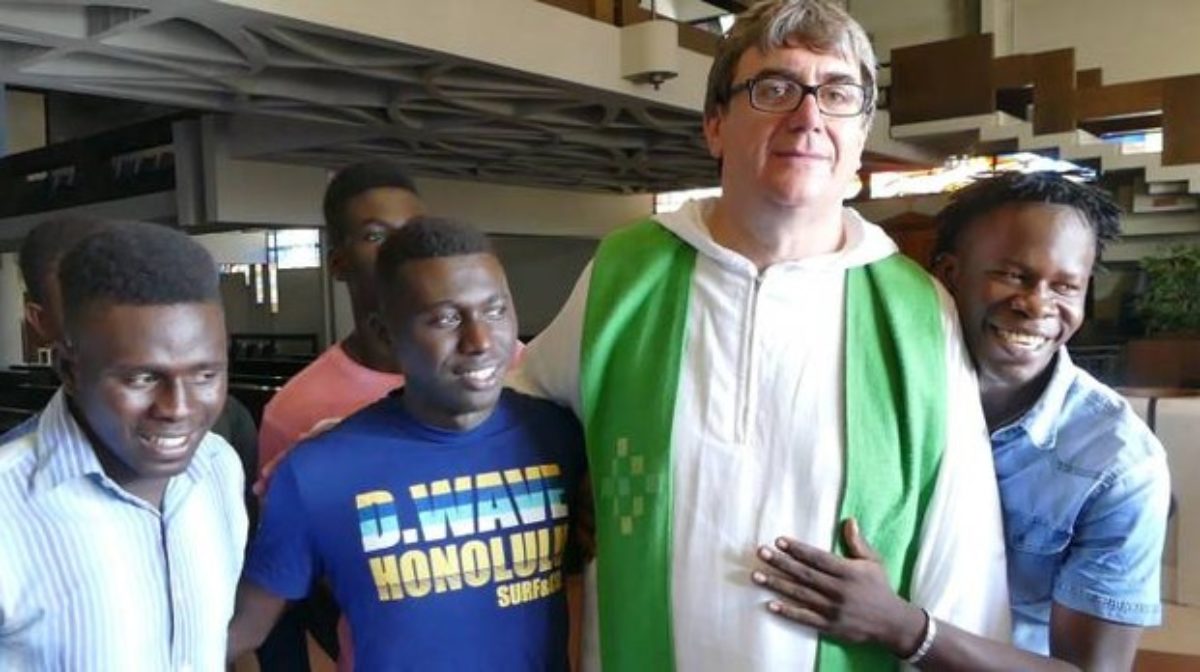 parroco migranti polizia vicofaro