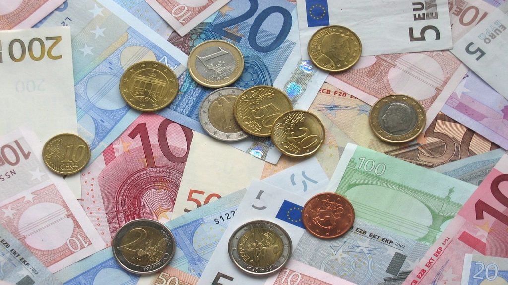 Euro moneta unica 20 anni