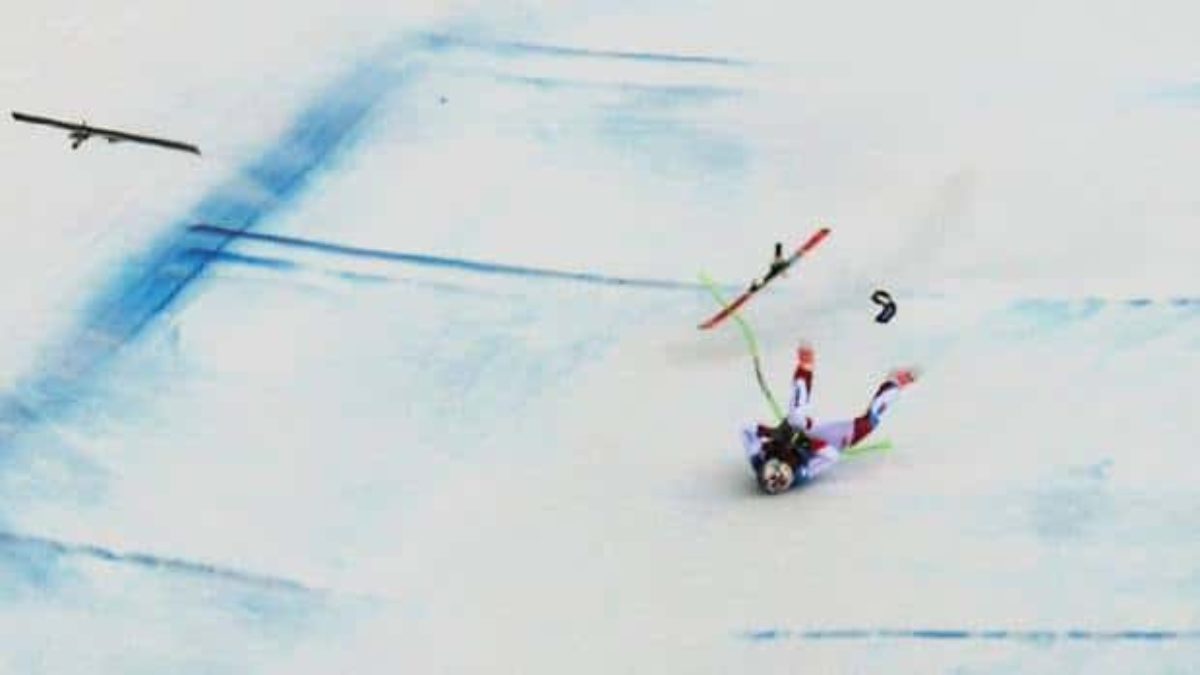 Lo sciatore svizzero Marc Gisin è stato vittima di una brutta caduta durante la discesa maschile di Coppa del Mondo in corso in Val Gardena, il 15 dicembre 2018. 