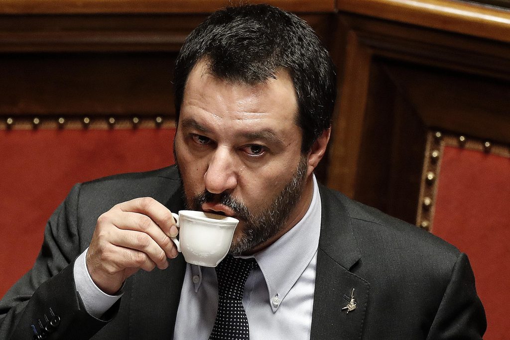 Salvini cantanti