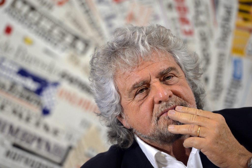 Beppe Grillo contestato grillini