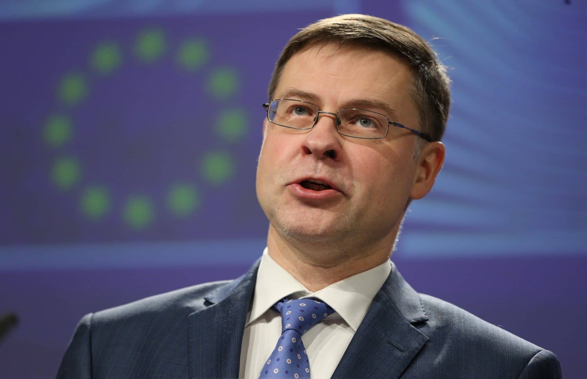 Ue boccia correzioni manovra Italia