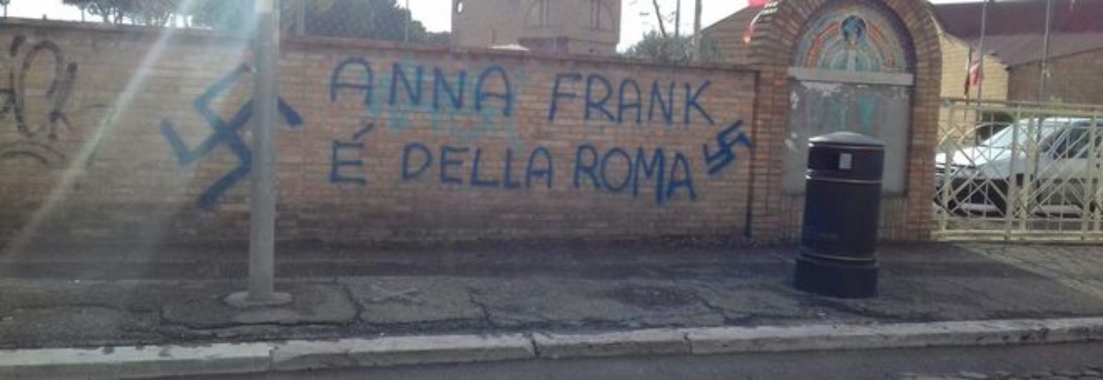 anna frank roma scritta antisemita