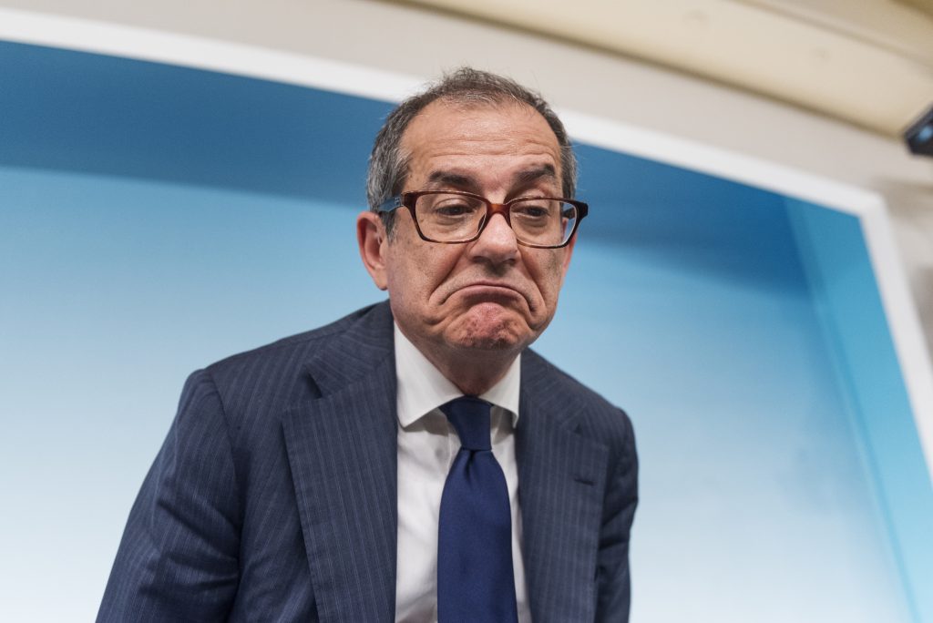 Tria governo scontro