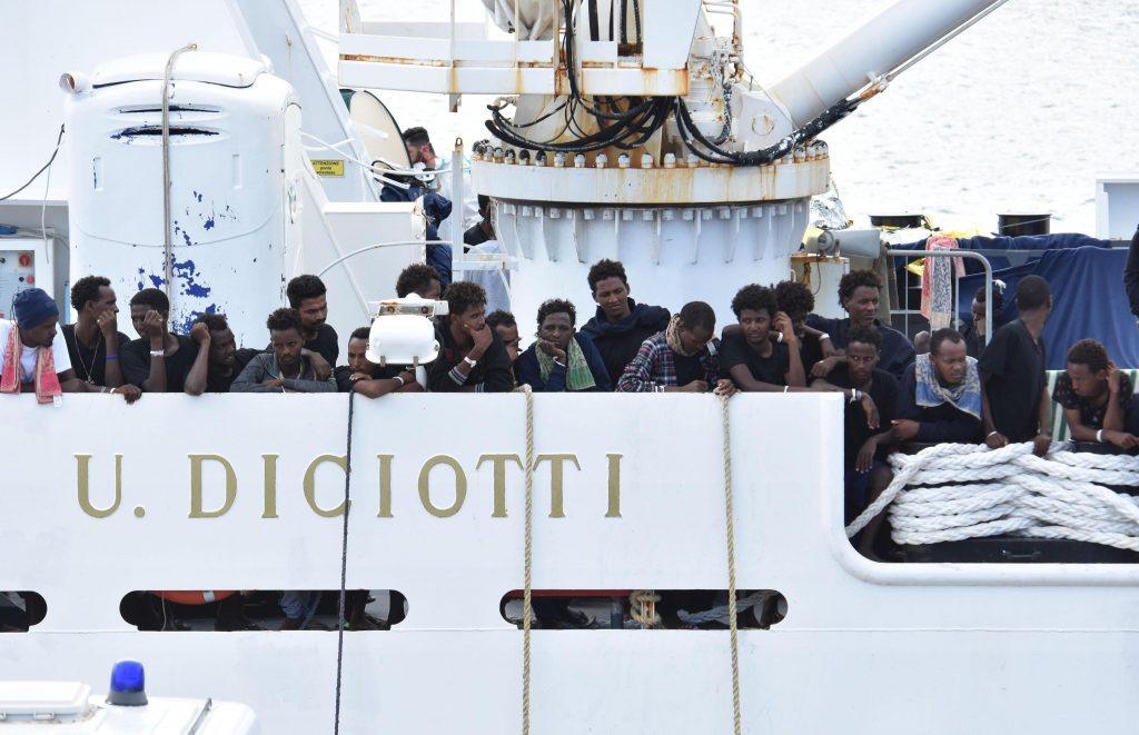 caso diciotti 41 migranti risarcimento salvini