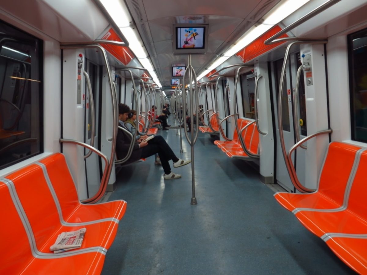 metro a roma uomo morto