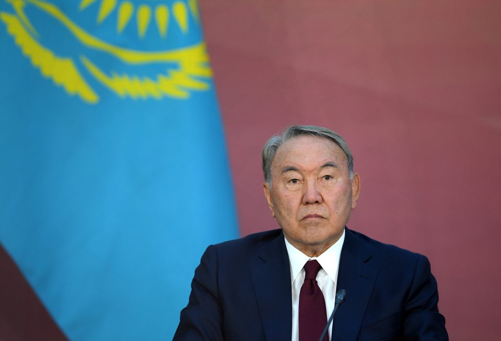 Kazakistan dimissioni presidente Nazarbayev