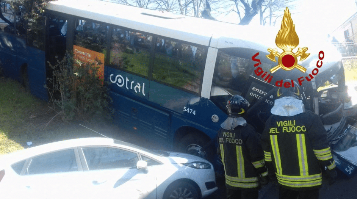 roma autobus cotral incidente