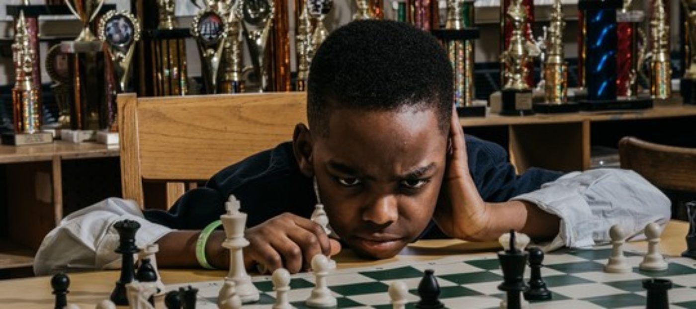 bambino senzatetto campione scacchi