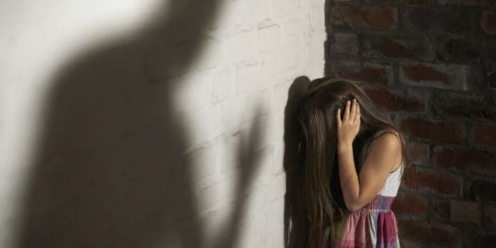 bimba violentata nonno