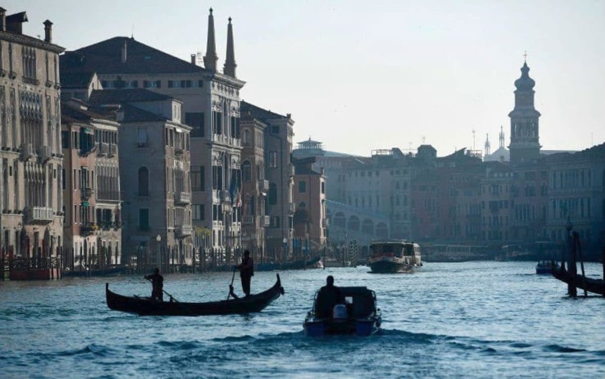 inseguimento in barca venezia