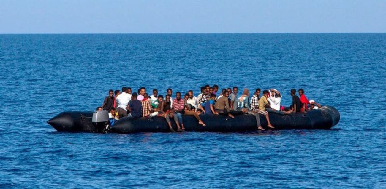 libia migranti barcone in difficolta