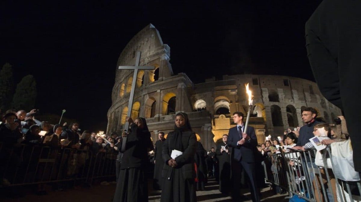 Via Crucis Padre Pio Tv Oggi Via Crucis Colosseo 2019 streaming | Diretta tv | Dove vederla | Rai 1
