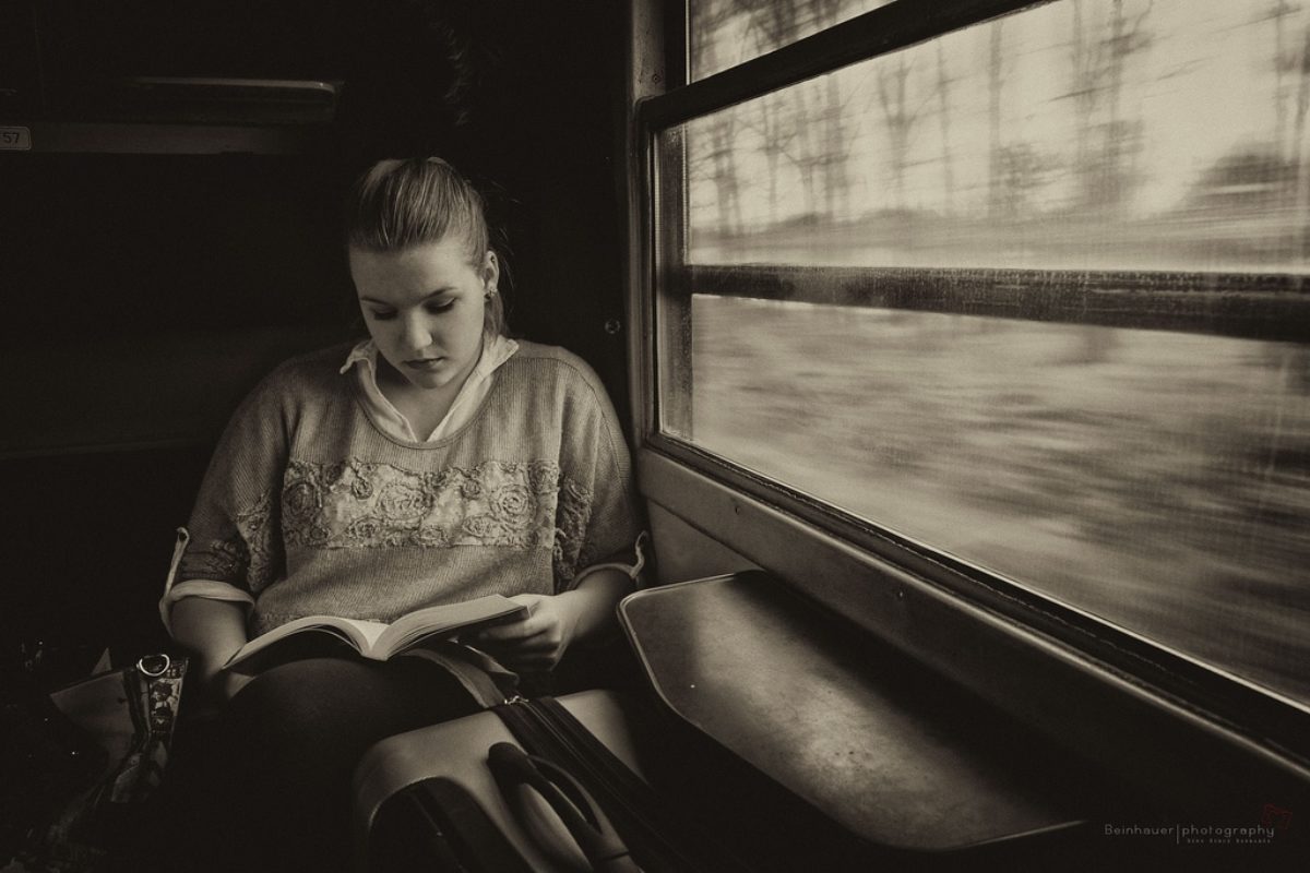 Risultati immagini per letture in treno