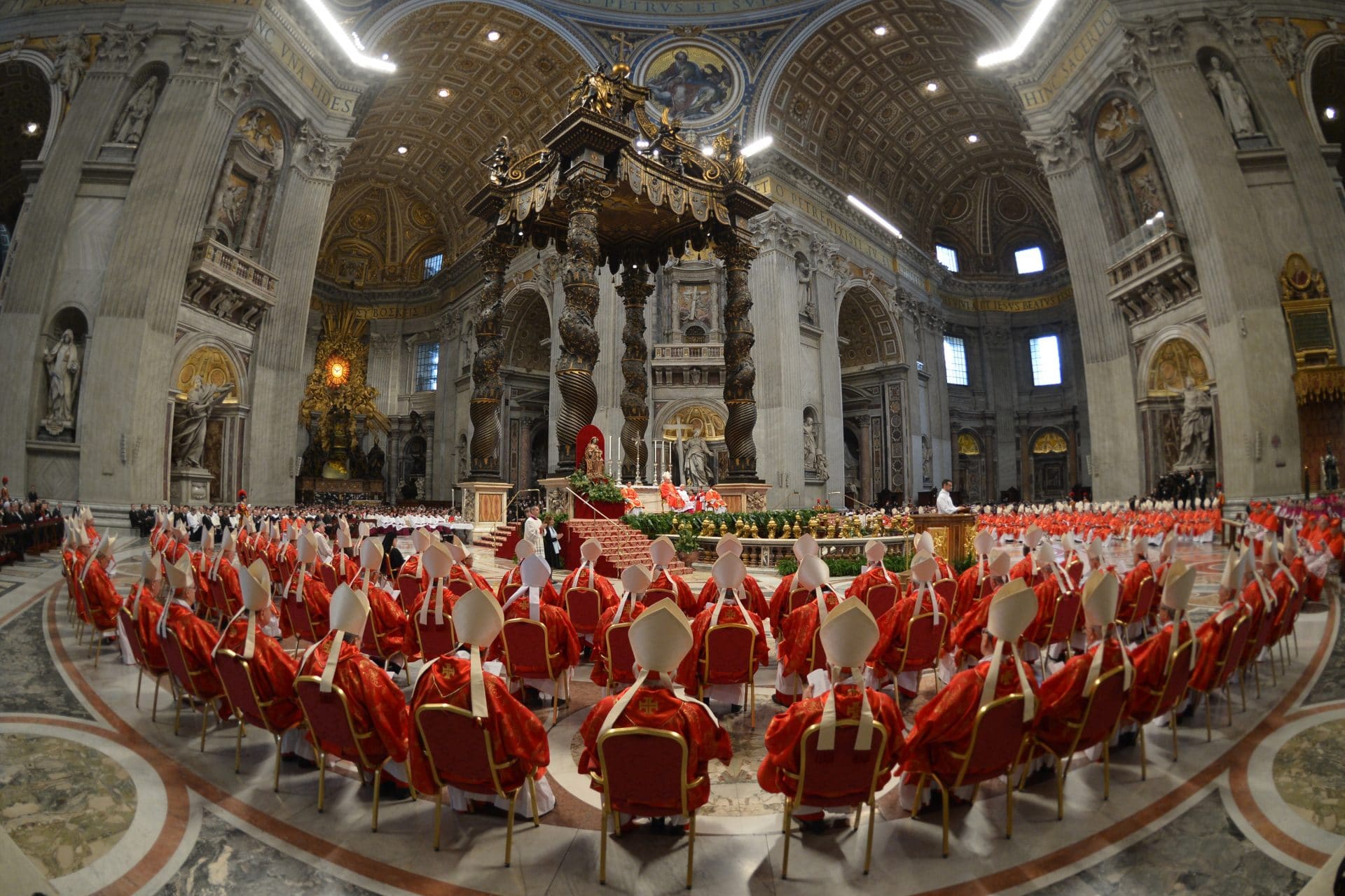 Quanto guadagna il Papa? (E cardinali, preti e vescovi)