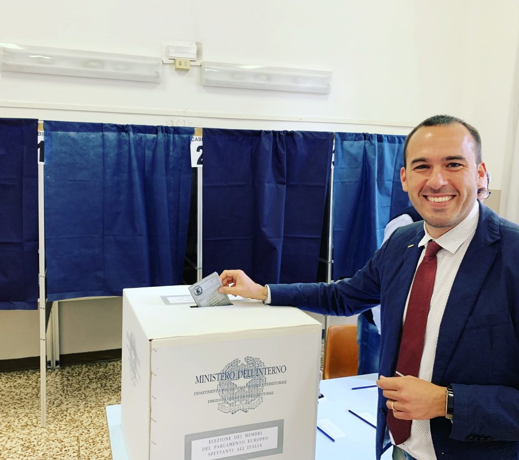 m5s crisi di maio di stefano governo contratto