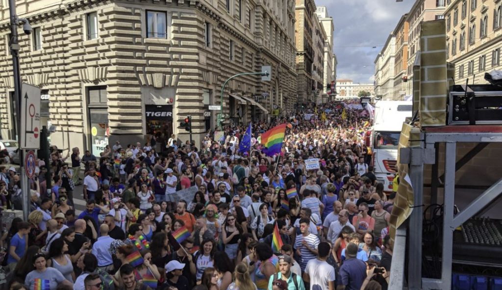 gay pride roma strade chiuse