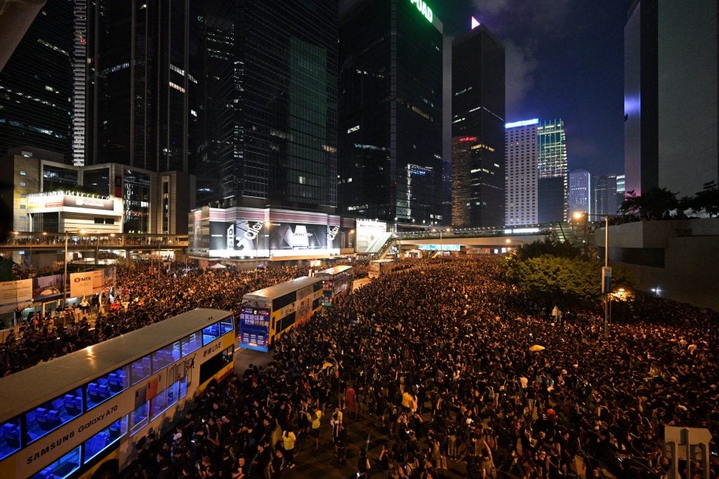 hong kong protesta 2 milioni