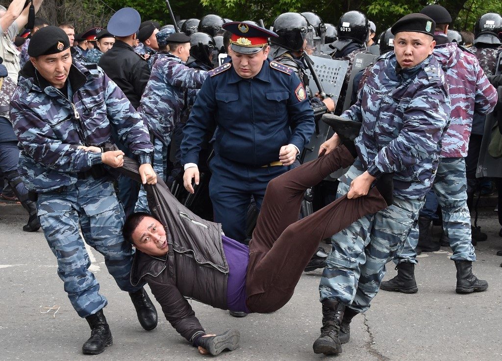 kazakistan-manifestanti-arrestati