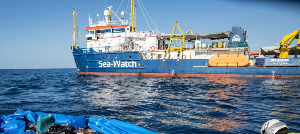 migranti sea watch soccorre migranti libia