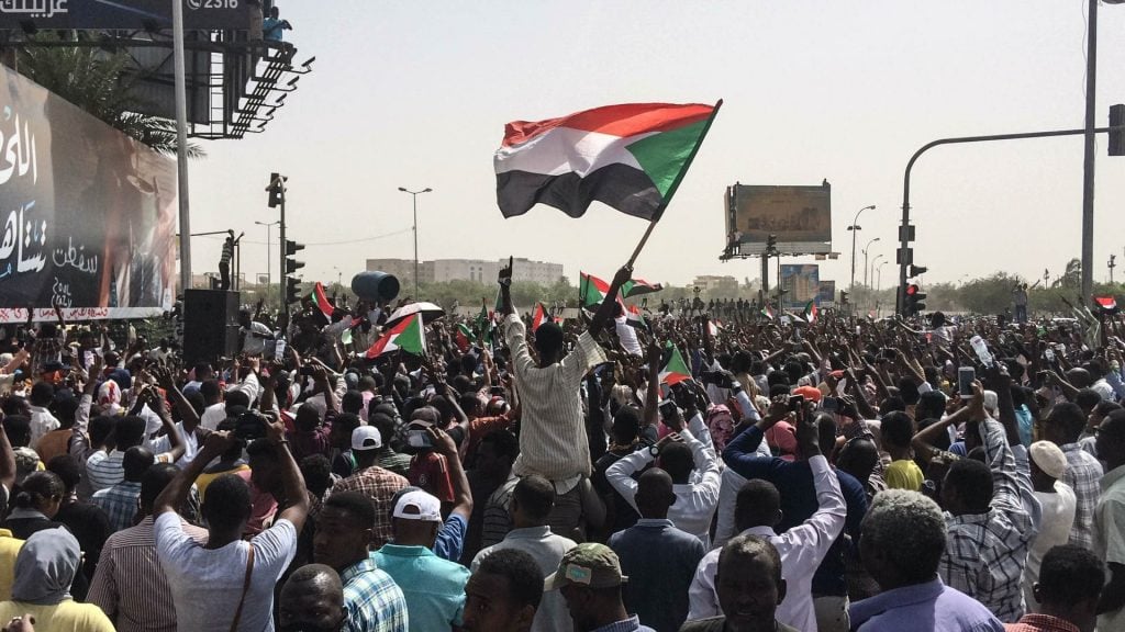 sudan lacrimogeni polizia manifestanti