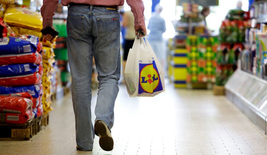 violenze mobbing dipendente lidl