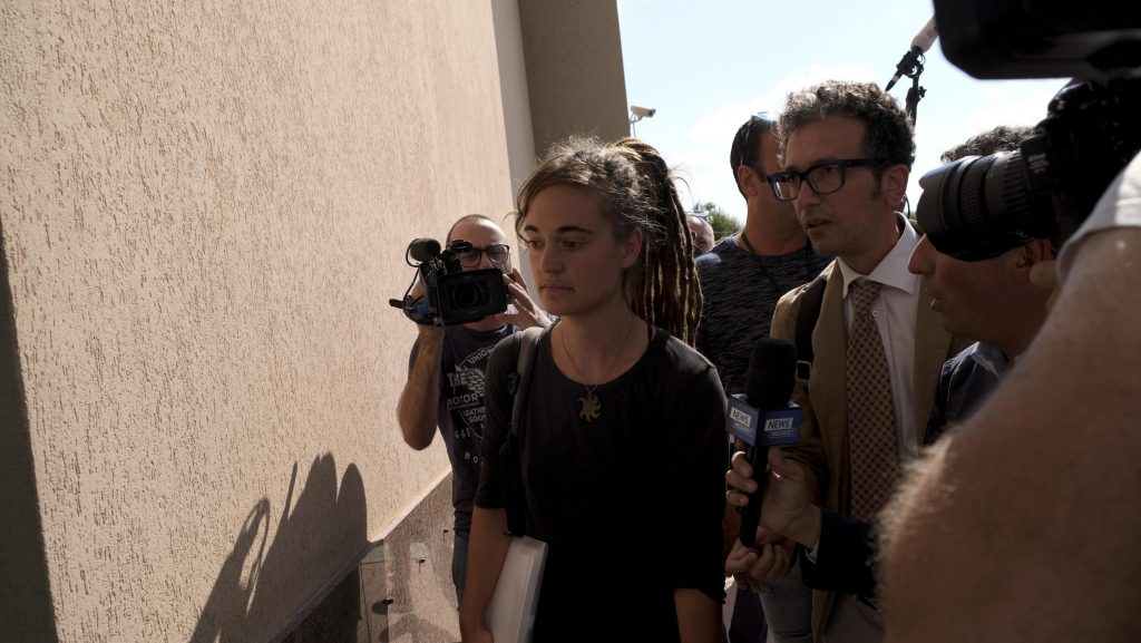 carola rackete interrogatorio