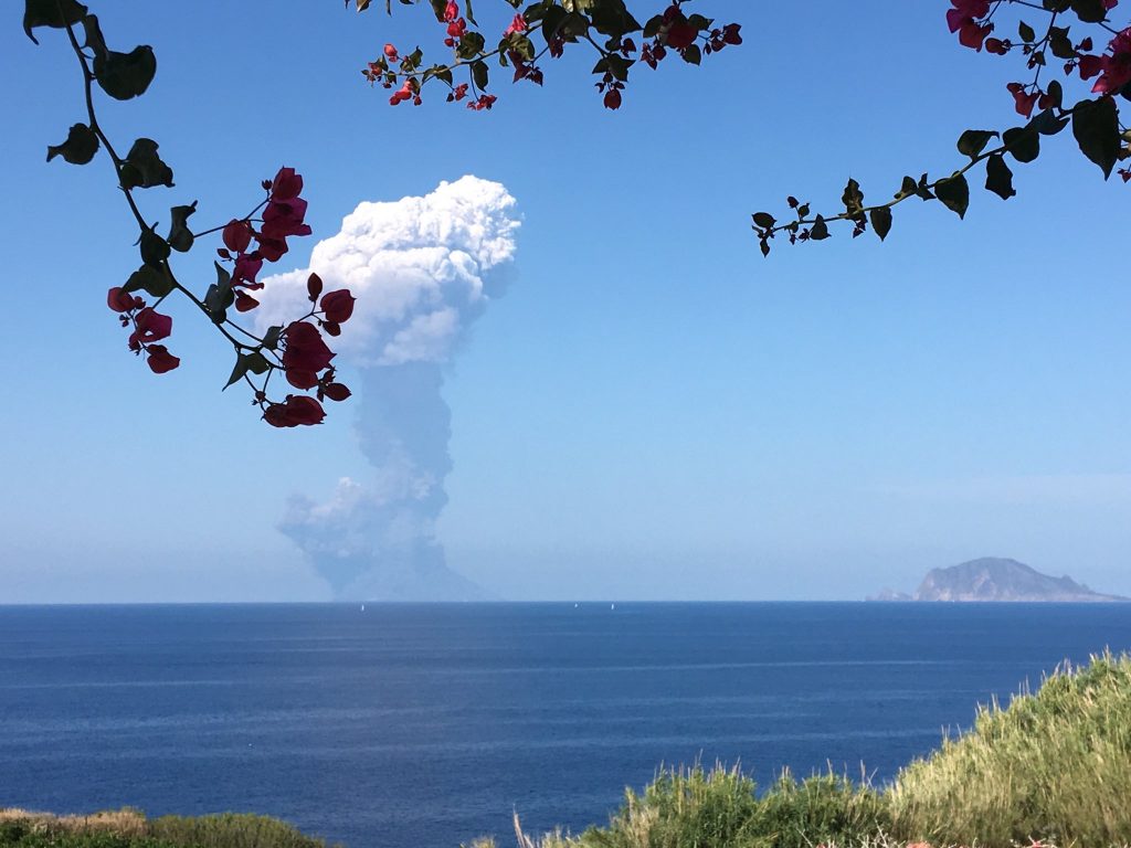 eruzioni-vulcano-stromboli-foto-e-video