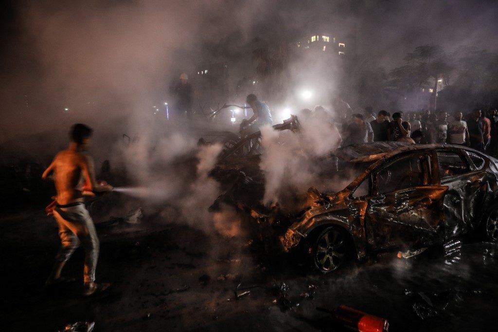 auto provoca esplosione ospedale cairo morti
